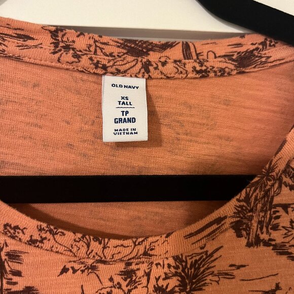 Old Navy Waist-Defined T-Shirt Dress - Picture 4 of 4